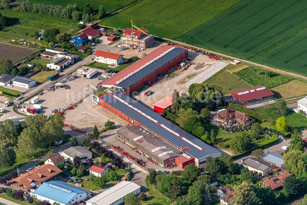 Ihringen aus der Vogelperspektive: Firmengelände der F.X.S. Sauerburger Traktoren und Gerätebau GmbH in Ihringen im Bundesland Baden-Württemberg, Deutschland