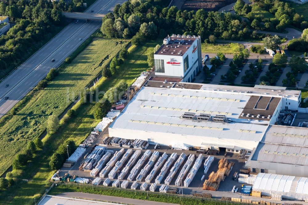 Luftbild Karlsruhe - Firmengelände der aluplast GmbH an der A5 im Ortsteil Durlach in Karlsruhe im Bundesland Baden-Württemberg, Deutschland