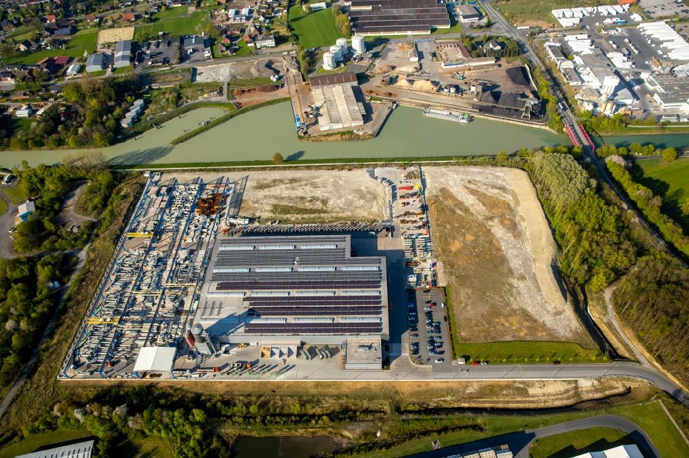 Luftaufnahme Hamm - Firmengelände des Bauunternehmens Goldbeck am Ufer des Datteln-Hamm-Kanal im Stadtbezirk Uentrop in Hamm im Bundesland Nordrhein-Westfalen