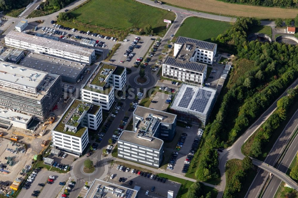 Luftaufnahme Reutlingen - Firmengelände der Bosch eBike Systems, Bosch Sensortec mit Hallen, Firmengebäuden und Produktionsstätten in Kusterdingen im Bundesland Baden-Württemberg, Deutschland