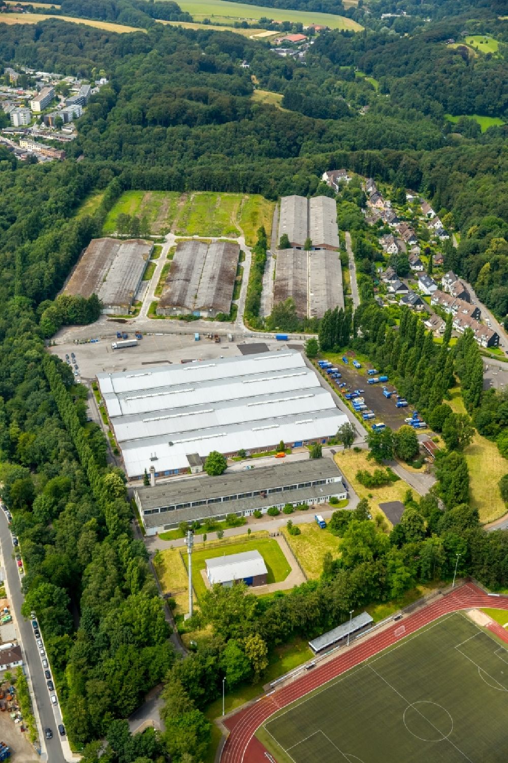 Luftaufnahme Heiligenhaus - Firmengelände der Bundesanstalt Technisches Hilfswerk - Logistikzentrum Heiligenhaus - in Heiligenhaus im Bundesland Nordrhein-Westfalen