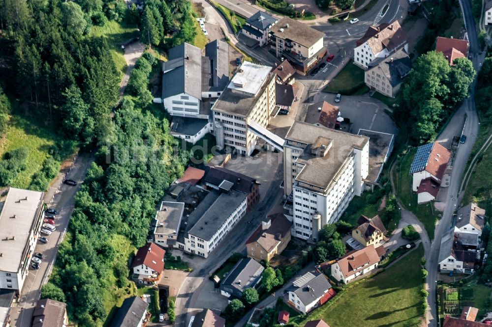 Gütenbach aus der Vogelperspektive: Firmengelände der der Faller Modellbau in Gütenbach im Bundesland Baden-Württemberg, Deutschland