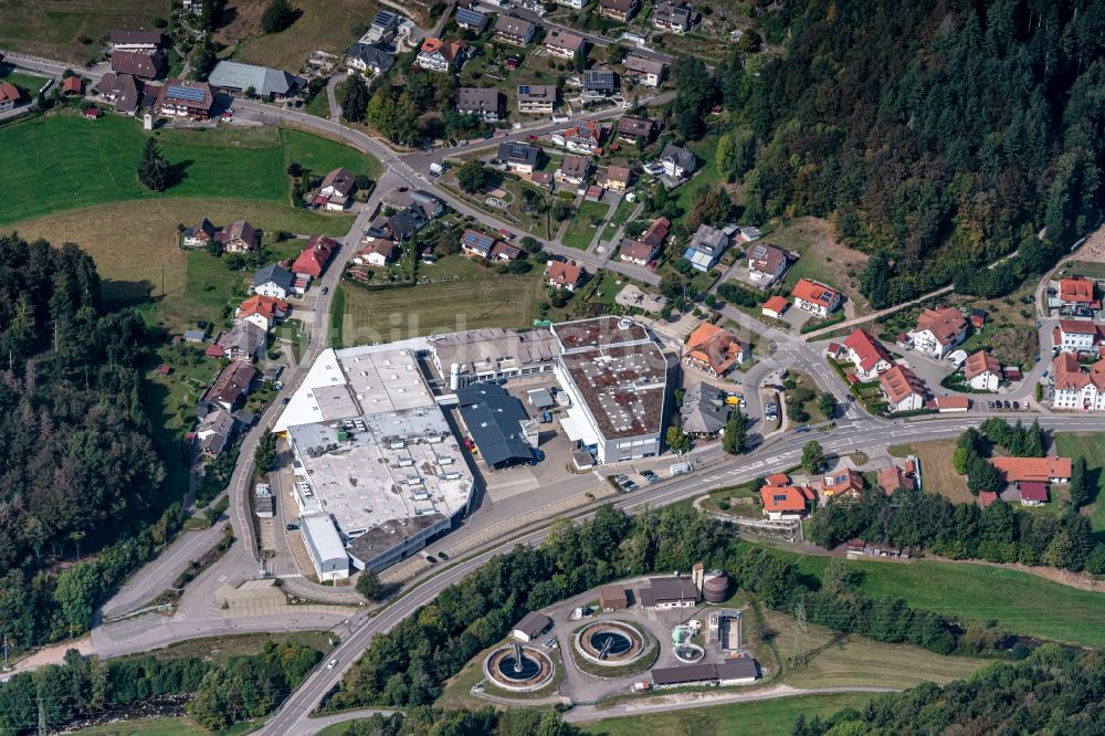 Luftaufnahme Wembach - Firmengelände der der Hella Innenleuchten Systeme in Wembach im Bundesland Baden-Württemberg, Deutschland