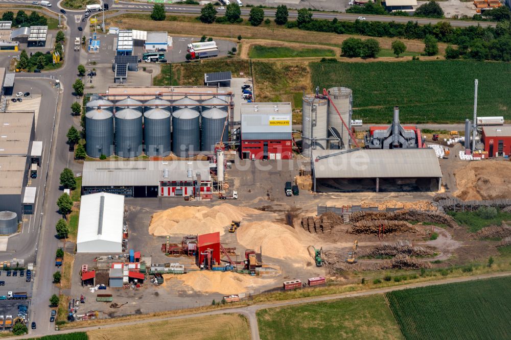 Ettenheim aus der Vogelperspektive: Firmengelände der der LRS Holzenergie HEW GmbH & Co. Kg Produktion non Holz Pellets in Ettenheim im Bundesland Baden-Württemberg, Deutschland