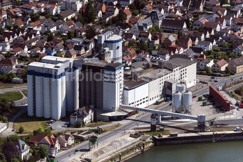 Gernsheim aus der Vogelperspektive: Firmengelände der Durst Malzfabrik in Gernsheim im Bundesland Hessen, Deutschland