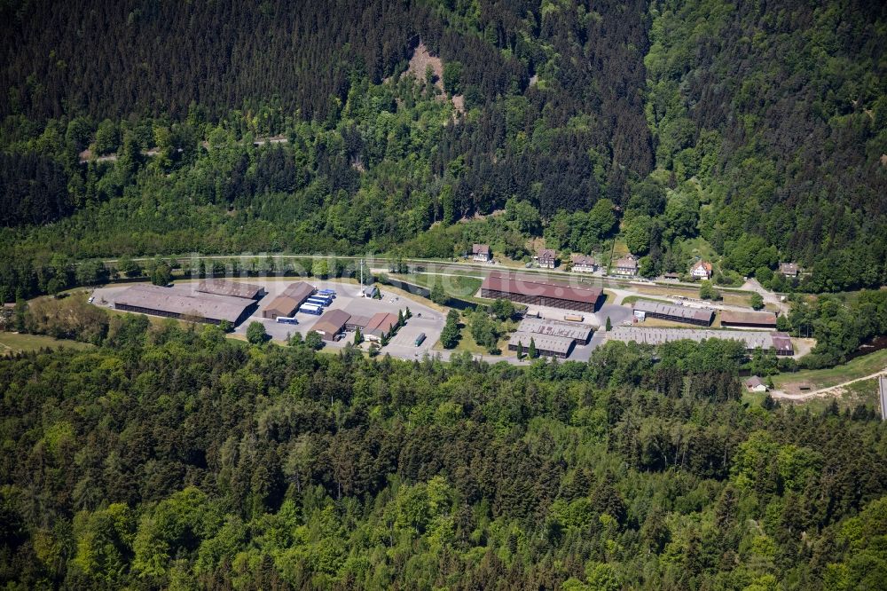 Neuenbürg aus der Vogelperspektive: Firmengelände der Firma Herbstreith & Fox KG in Neuenbürg am Rotenbachkanal im Bundesland Baden-Württemberg, Deutschland