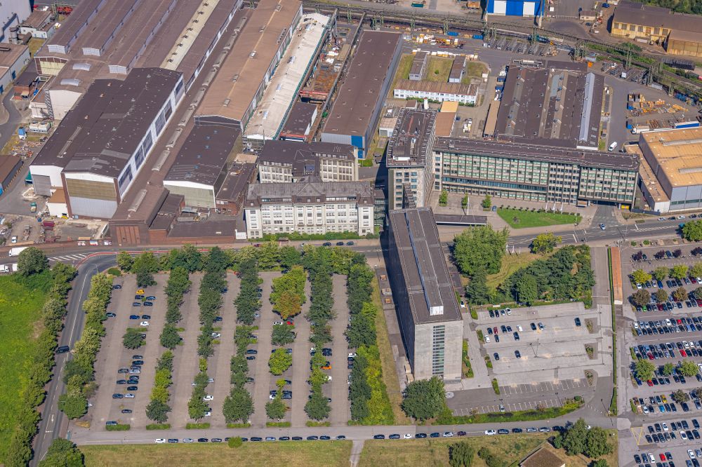 Duisburg aus der Vogelperspektive: Firmengelände der Firma Siemens Energy Global GmbH & Co. KG in Duisburg im Bundesland Nordrhein-Westfalen, Deutschland