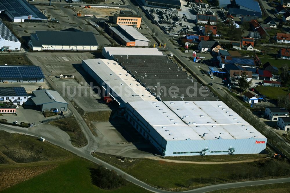 Luftbild Monheim - Firmengelände der Hama GmbH & Co KG - Schnäppchenmarkt in Monheim im Bundesland Bayern, Deutschland