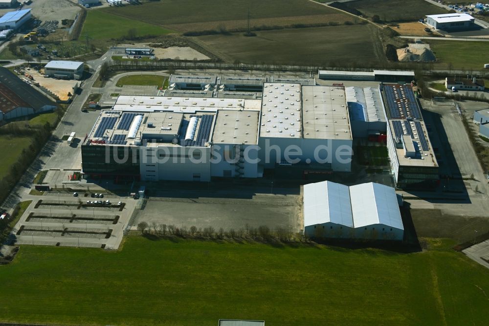 Luftaufnahme Monheim - Firmengelände der Hama GmbH & Co KG - Schnäppchenmarkt in Monheim im Bundesland Bayern, Deutschland