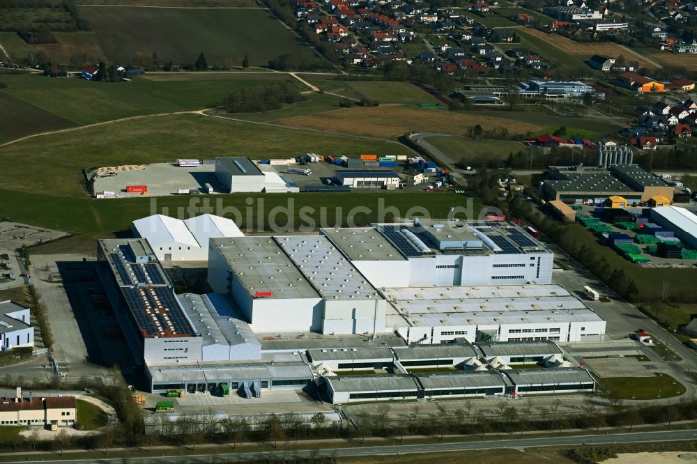 Monheim aus der Vogelperspektive: Firmengelände der Hama GmbH & Co KG - Schnäppchenmarkt in Monheim im Bundesland Bayern, Deutschland