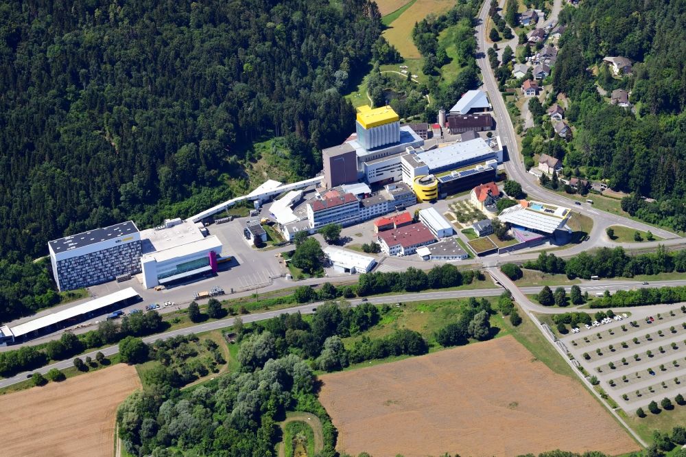 Luftaufnahme Stühlingen - Firmengelände und Hauptsitz der Sto-Gruppe im Ortsteil Weizen in Stühlingen im Bundesland Baden-Württemberg, Deutschland
