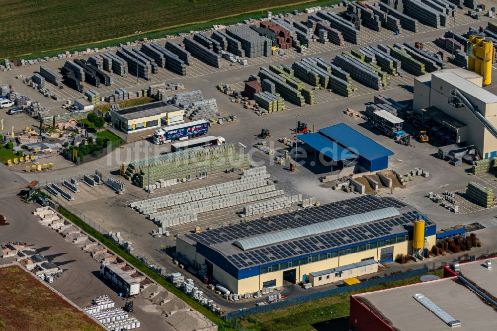 Luftaufnahme Herbolzheim - Firmengelände der Kann GmbH Baustoffwerke in Herbolzheim im Bundesland Baden-Württemberg, Deutschland