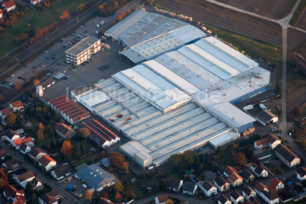 Luftbild Bellheim - Firmengelände der Kardex Remstar Maschienenbau in Bellheim im Bundesland Rheinland-Pfalz, Deutschland