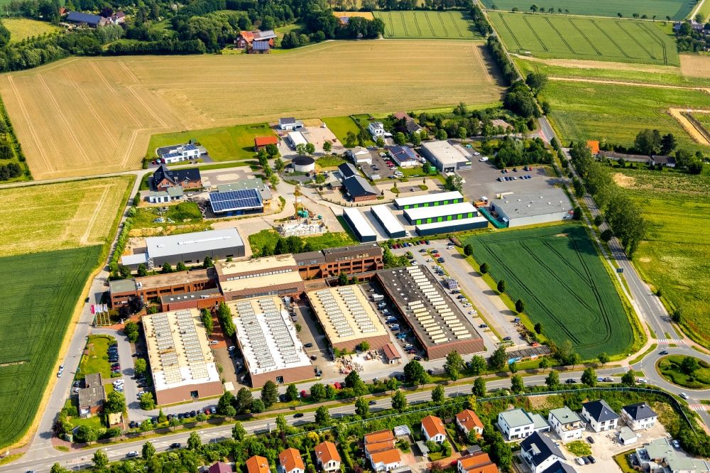 Soest von oben - Firmengelände der Kreishandwerkerschaft Hellweg-Lippe in Soest im Bundesland Nordrhein-Westfalen, Deutschland