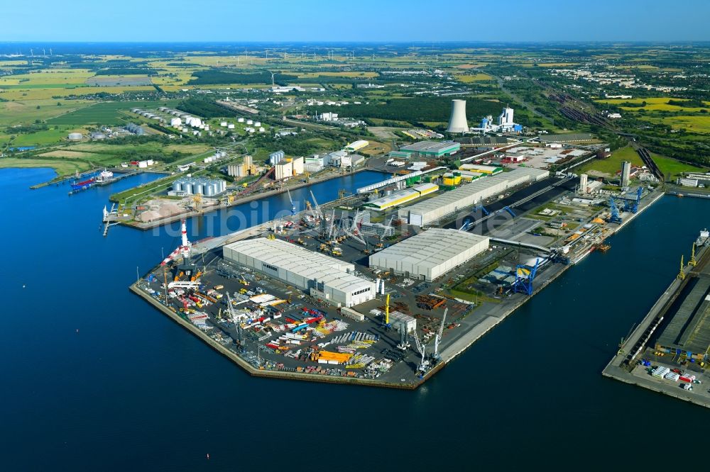 Rostock von oben - Firmengelände der Liebherr MCCtec Rostock GmbH am Überseehafen in Rostock im Bundesland Mecklenburg-Vorpommern
