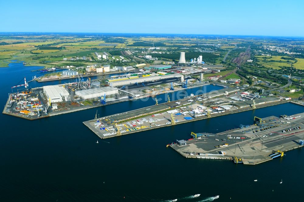 Rostock aus der Vogelperspektive: Firmengelände der Liebherr MCCtec Rostock GmbH am Überseehafen in Rostock im Bundesland Mecklenburg-Vorpommern