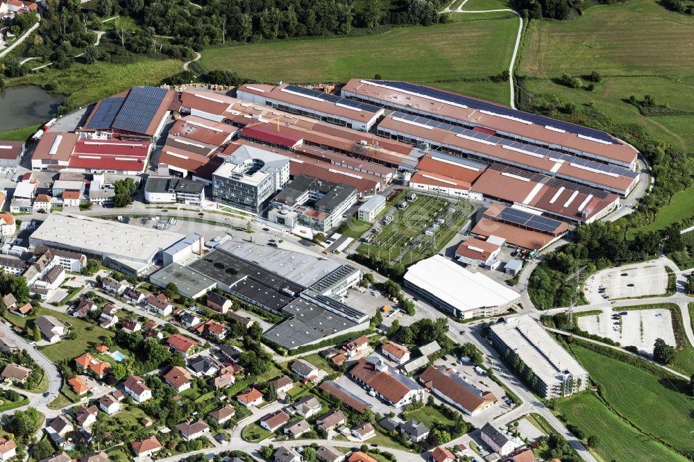 Arnstorf von oben - Firmengelände der Lindner Group in Arnstorf im Bundesland Bayern, Deutschland
