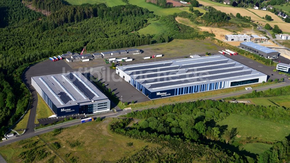 Luftaufnahme Reichshof - Firmengelände der Münker Metallprofile GmbH in Reichshof im Bundesland Nordrhein-Westfalen, Deutschland
