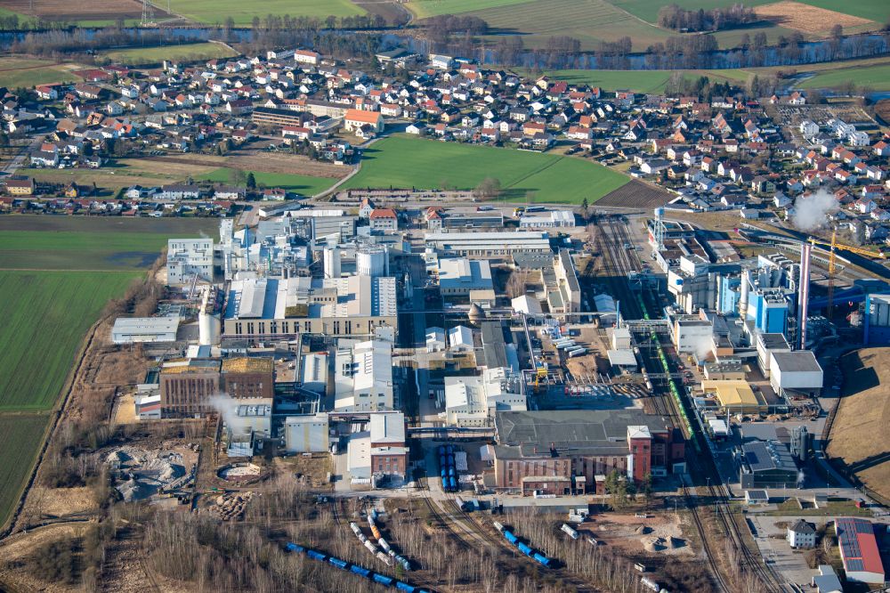 Schwandorf von oben - Firmengelände der Fa. Nabaltec AG, im Ortsteil Dachelhofen in Schwandorf im Bundesland Bayern