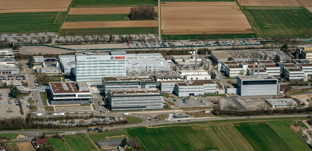 Schwieberdingen aus der Vogelperspektive: Firmengelände der Robert Bosch GmbH in Schwieberdingen im Bundesland Baden-Württemberg, Deutschland