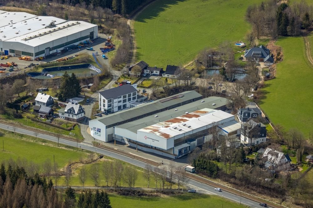 Luftbild Erndtebrück - Firmengelände des Stahlwerkes Erndtebrücker Eisenwerk GmbH & Co. KG in Erndtebrück im Bundesland Nordrhein-Westfalen, Deutschland