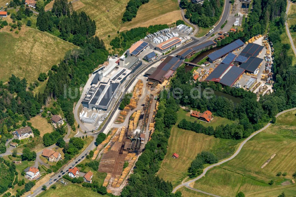 Luftaufnahme Baiersbronn - Firmengelände der Zuefle Holzwerk in Baiersbronn im Bundesland Baden-Württemberg, Deutschland