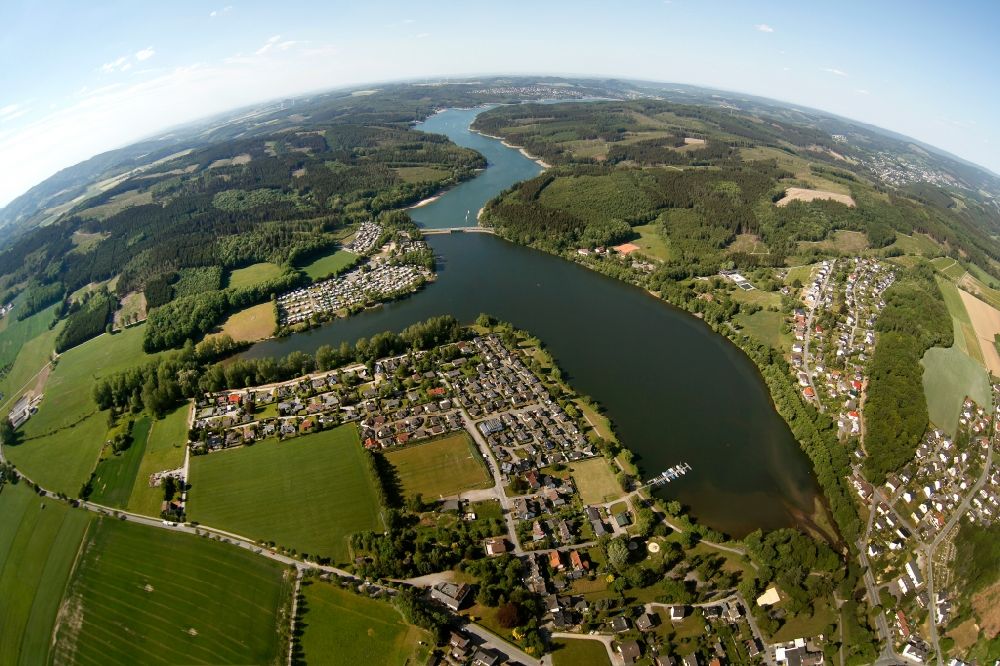 Sundern aus der Vogelperspektive: Fischaugenperspektive vom Sorpesee in Sundern im Bundesland Nordrhein-Westfalen