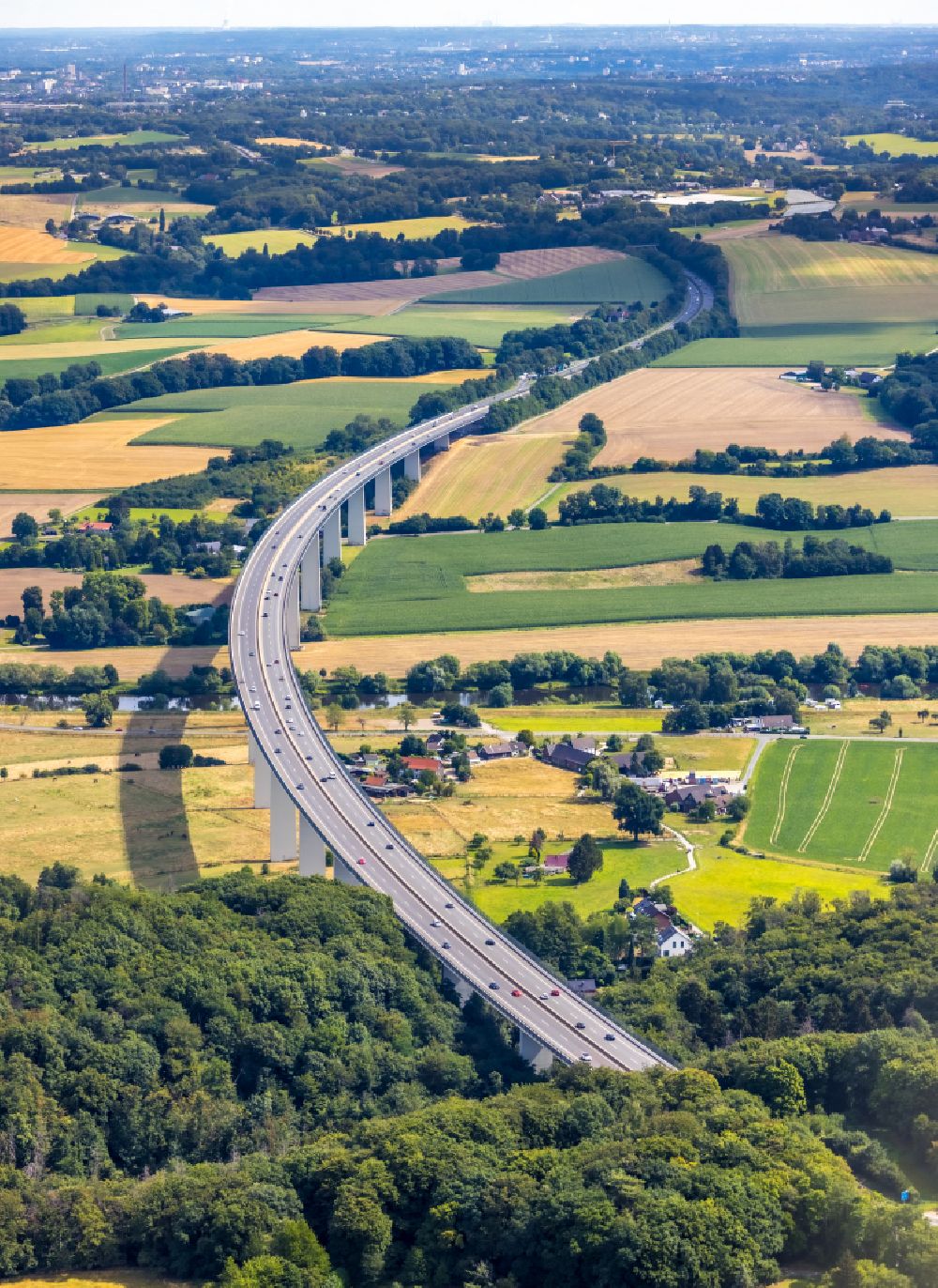 Luftbild Mintard - Fish Eye- Perspektive Autobahn- Brückenbauwerk Mintarder Ruhrtalbrücke der BAB A52 über die Ruhr bei Mintard im Bundesland Nordrhein-Westfalen, Deutschland