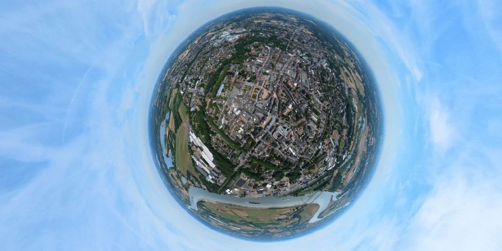 Luftaufnahme Wesel - Fish Eye- Perspektive Gesamtübersicht und Stadtgebiet mit Außenbezirken und Innenstadtbereich in Wesel im Bundesland Nordrhein-Westfalen, Deutschland