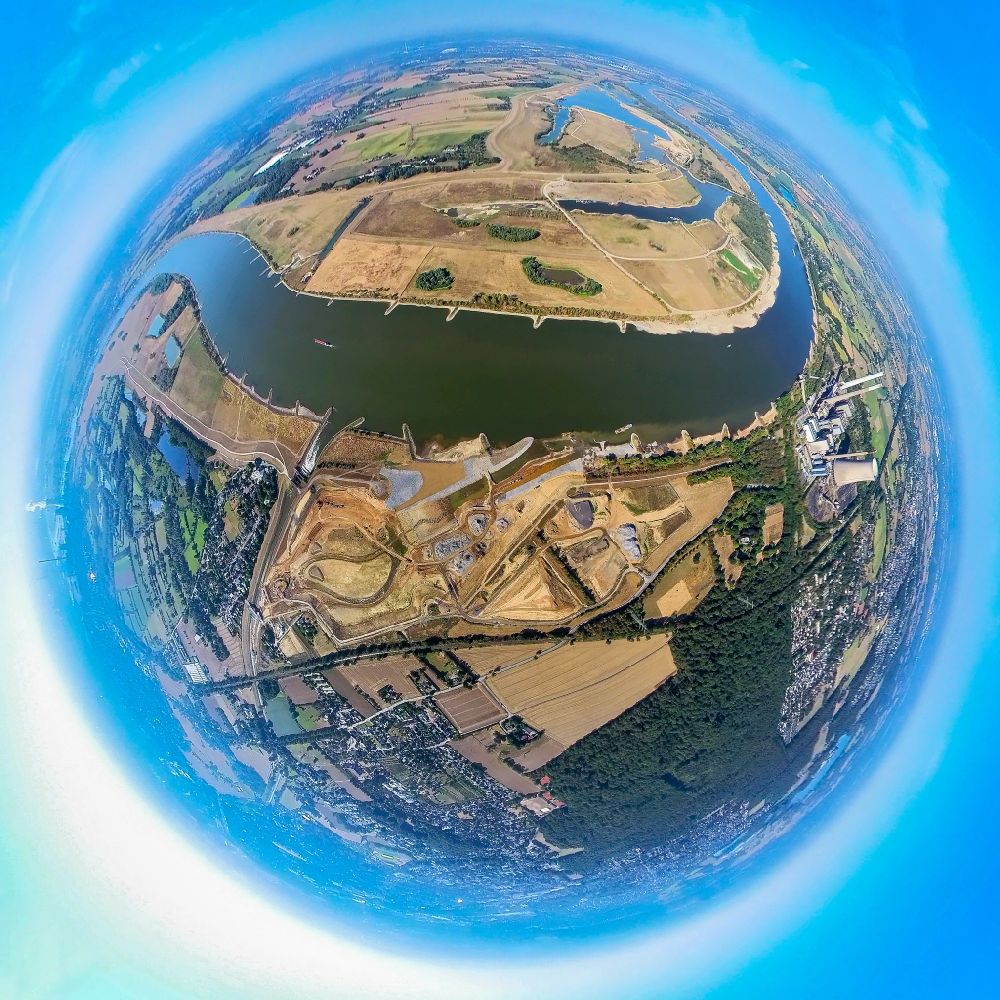 Luftbild Eppinghoven - Fish Eye- Perspektive Renaturierung an den Uferbereichen des Flusses Emscher an der Mündung in den Rhein in Eppinghoven im Bundesland Nordrhein-Westfalen, Deutschland
