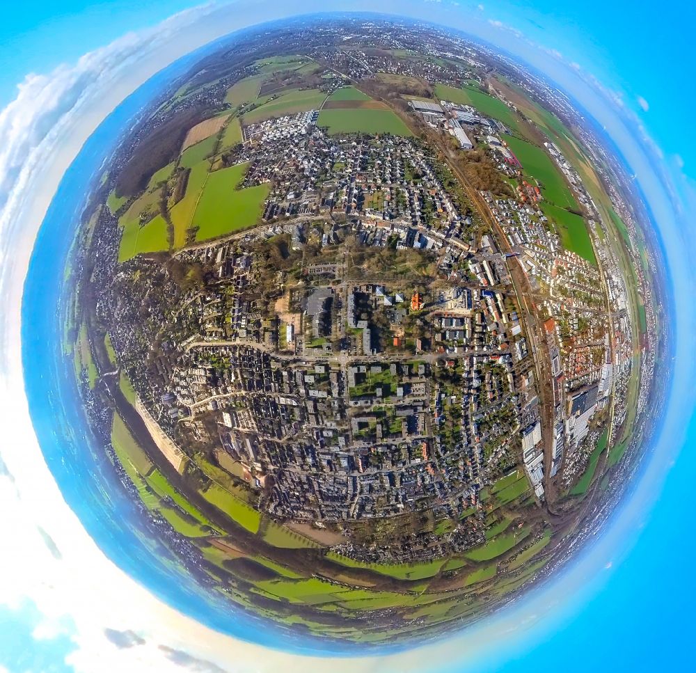 Luftbild Holzwickede - Fish Eye- Perspektive Stadtansicht vom Innenstadtbereich in Holzwickede im Bundesland Nordrhein-Westfalen, Deutschland