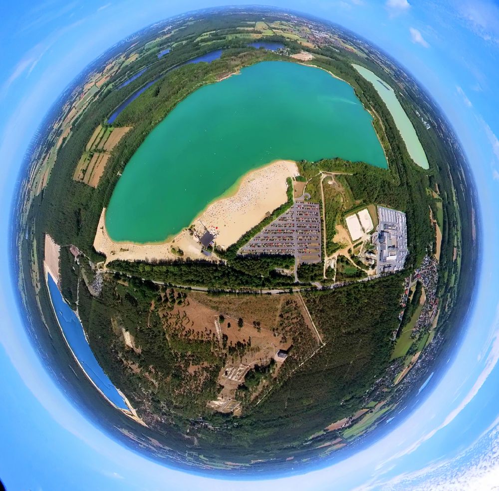Luftaufnahme Haltern am See - Fish Eye- Perspektive Uferbereiche am Sandstrand des Freibades Silbersee 2 in Haltern am See im Bundesland Nordrhein-Westfalen, Deutschland