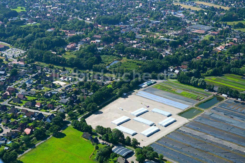 Edewecht von oben - Flüchtlingsheim- und Asylunterkunfts- Container- Siedlung als Behelfsunterkunft in Edewecht im Bundesland Niedersachsen, Deutschland