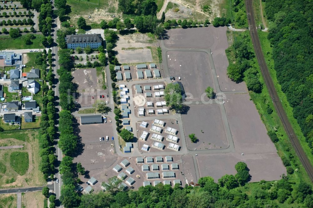 Luftbild Herrenkrug - Flüchtlingsheim- und Asylunterkunfts- Container- Siedlung als Behelfsunterkunft in Herrenkrug in Magdeburg im Bundesland Sachsen-Anhalt, Deutschland