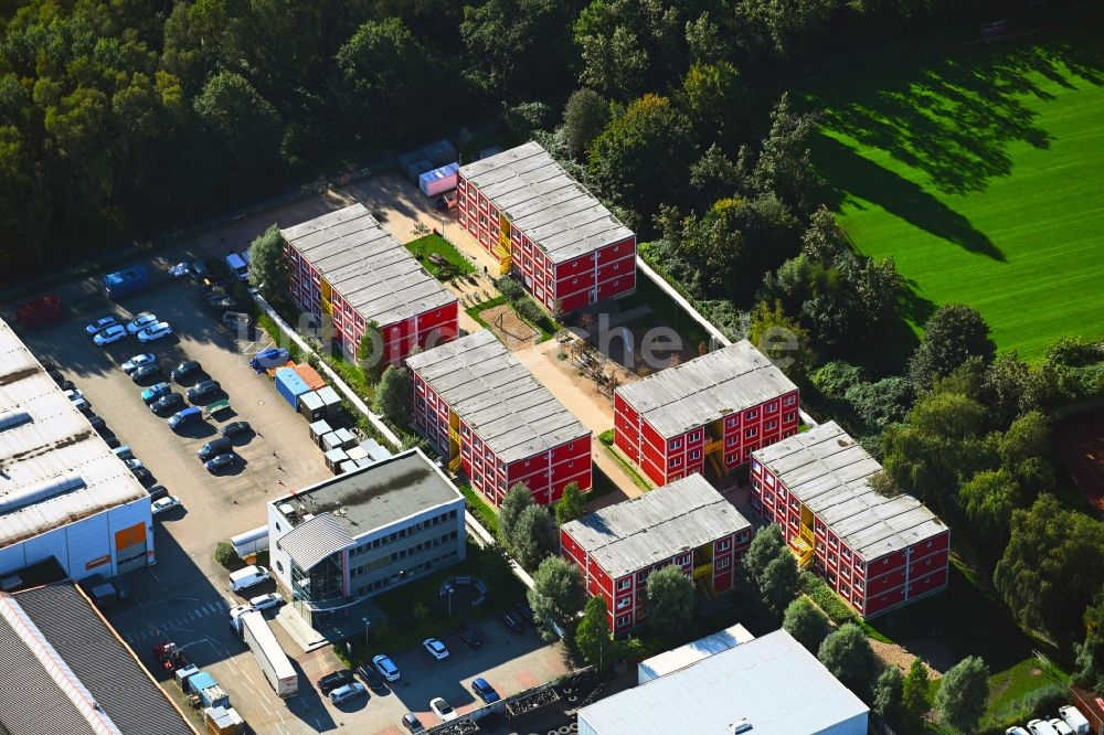 Luftbild Hamburg - Flüchtlingsheim- und Asylunterkunfts- Container- Siedlung als Behelfsunterkunft an der Schlenzigstraße in Hamburg, Deutschland