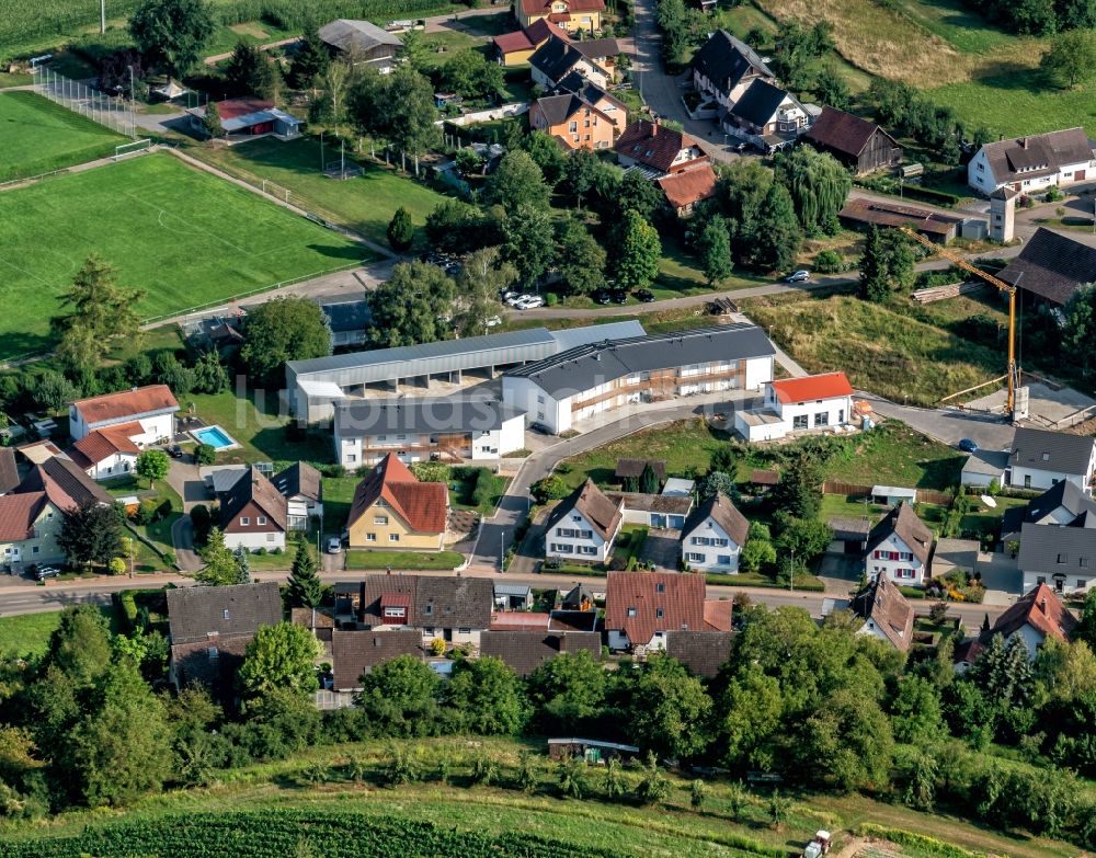 Ettenheim aus der Vogelperspektive: Flüchtlingsheim- und Asylunterkunfts- Gebäude Ettenheimweiler in Ettenheim im Bundesland Baden-Württemberg, Deutschland