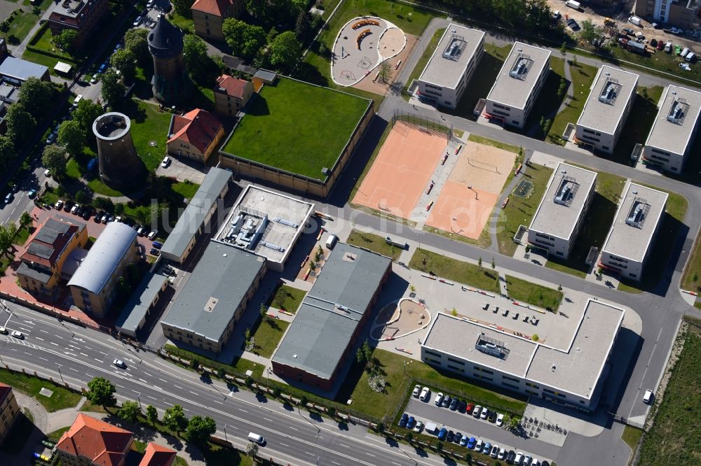 Leipzig von oben - Flüchtlingsheim- und Asylunterkunfts- Gebäude an der Max-Liebermann-Straße in Leipzig im Bundesland Sachsen, Deutschland