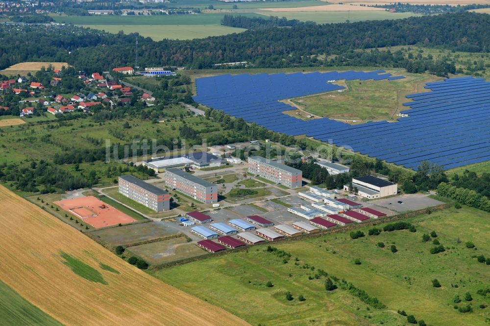 Luftaufnahme Halberstadt - Flüchtlingsheim- und Asylunterkunfts- Gebäude Zentrale Anlaufstelle für Asylbewerber in Halberstadt im Bundesland Sachsen-Anhalt
