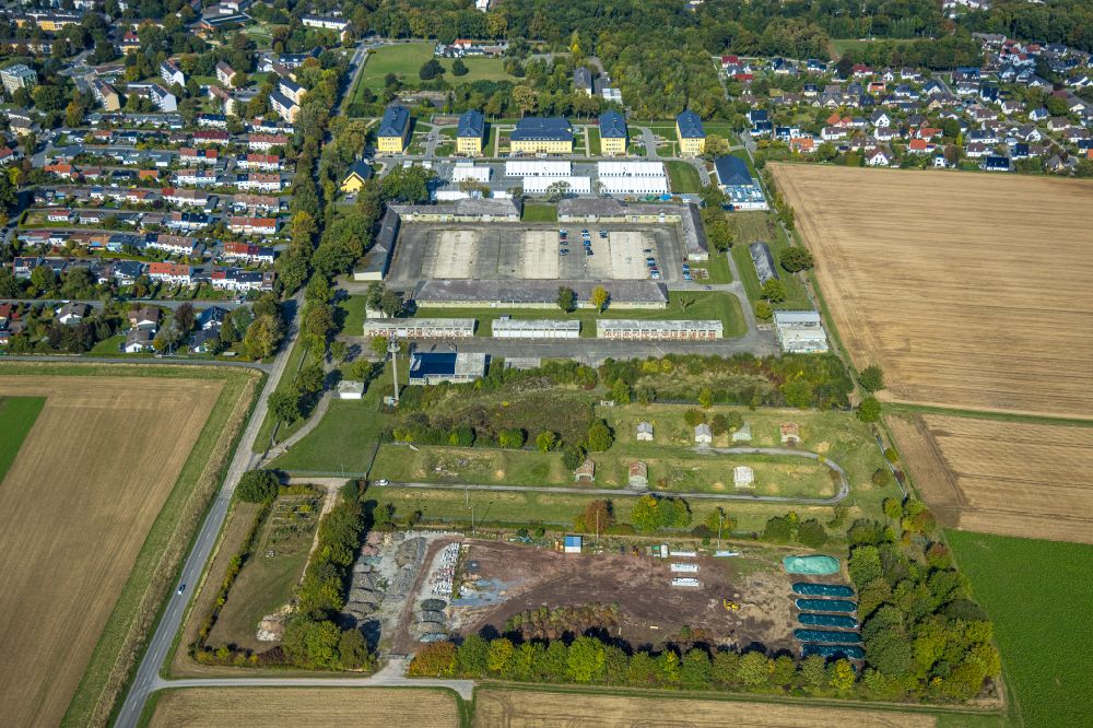 Luftaufnahme Soest - Flüchtlingsheim- und Asylunterkunfts- Gebäude ZUE Zentrale Unterbringungseinrichtung in Soest im Bundesland Nordrhein-Westfalen, Deutschland