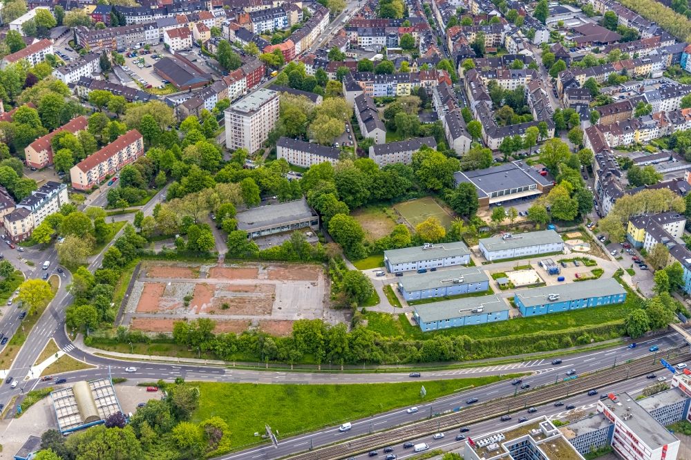 Luftbild Essen - Flüchtlingsheim- und Asylunterkunfts- Zeltlager als Behelfsunterkunft an der Holsterhauser Straße in Essen im Bundesland Nordrhein-Westfalen