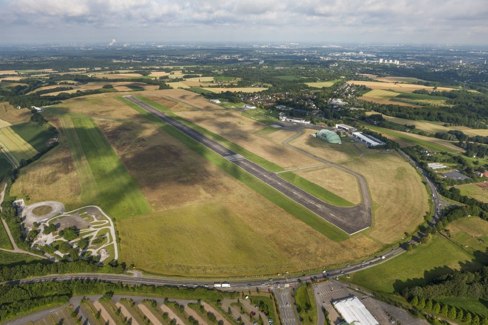 Luftbild MÜLHEIM - Flughafen Essen / Mülheim im Bundesland Nordrhein-Westfalen