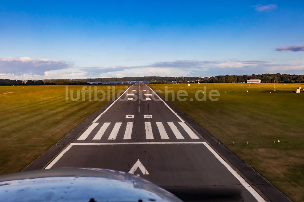 Luftaufnahme Kiel - Flughafen in Kiel im Bundesland Schleswig-Holstein, Deutschland