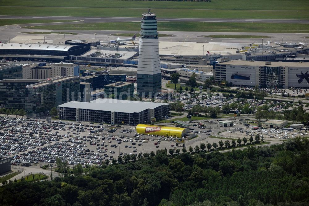 Luftbild Wien - Flughafen Tower auf dem Gelände des Flughafen in Wien in Niederösterreich, Österreich