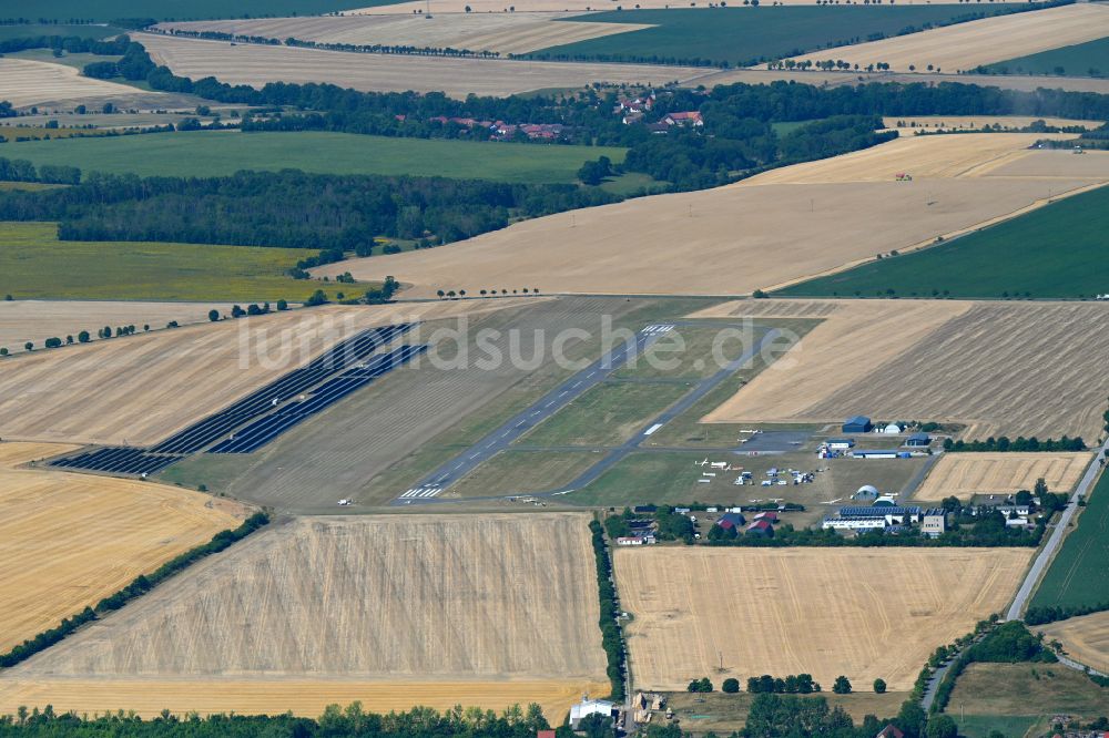 Alkersleben aus der Vogelperspektive: Flugplatz in Alkersleben im Bundesland Thüringen, Deutschland
