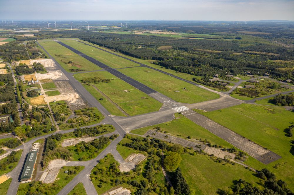 Luftaufnahme Niederkrüchten - Flugplatz Brüggen in Niederkrüchten im Bundesland Nordrhein-Westfalen, Deutschland