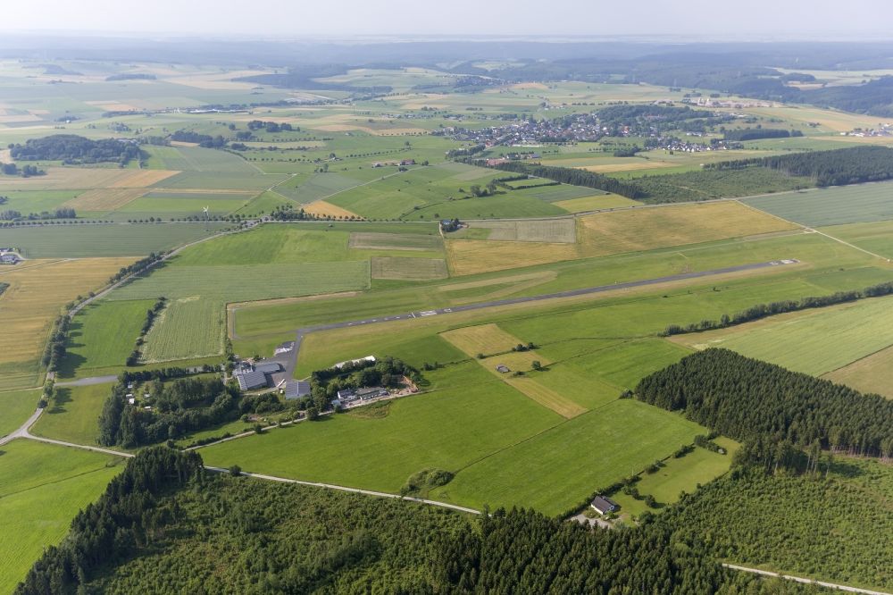 Luftbild Brilon - Flugplatz Brilon im Thülener Bruch in der Nähe von Brilon in Nordrhein-Westfalen