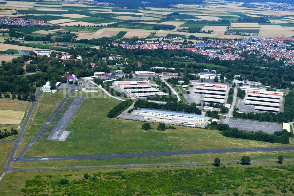 Luftaufnahme Geldersheim - Flugplatz der Conn Barracks in Geldersheim im Bundesland Bayern, Deutschland