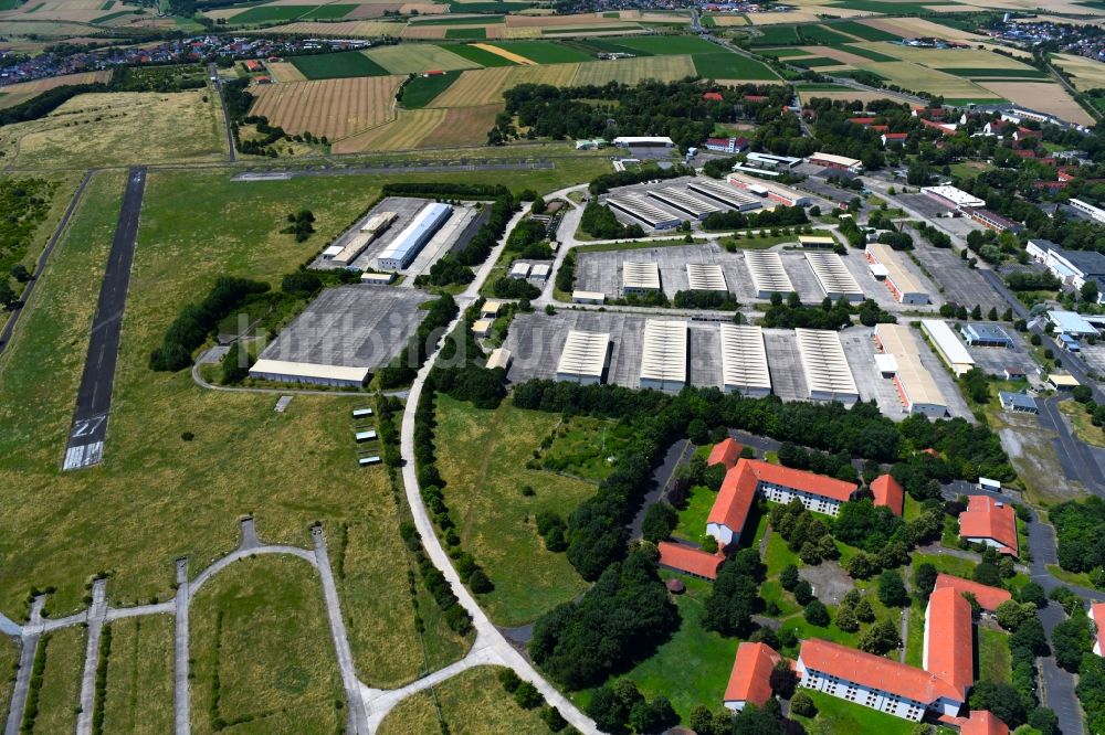 Geldersheim von oben - Flugplatz der Conn Barracks in Geldersheim im Bundesland Bayern, Deutschland