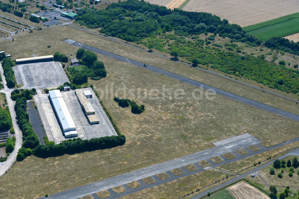 Geldersheim aus der Vogelperspektive: Flugplatz der Conn Barracks in Geldersheim im Bundesland Bayern, Deutschland