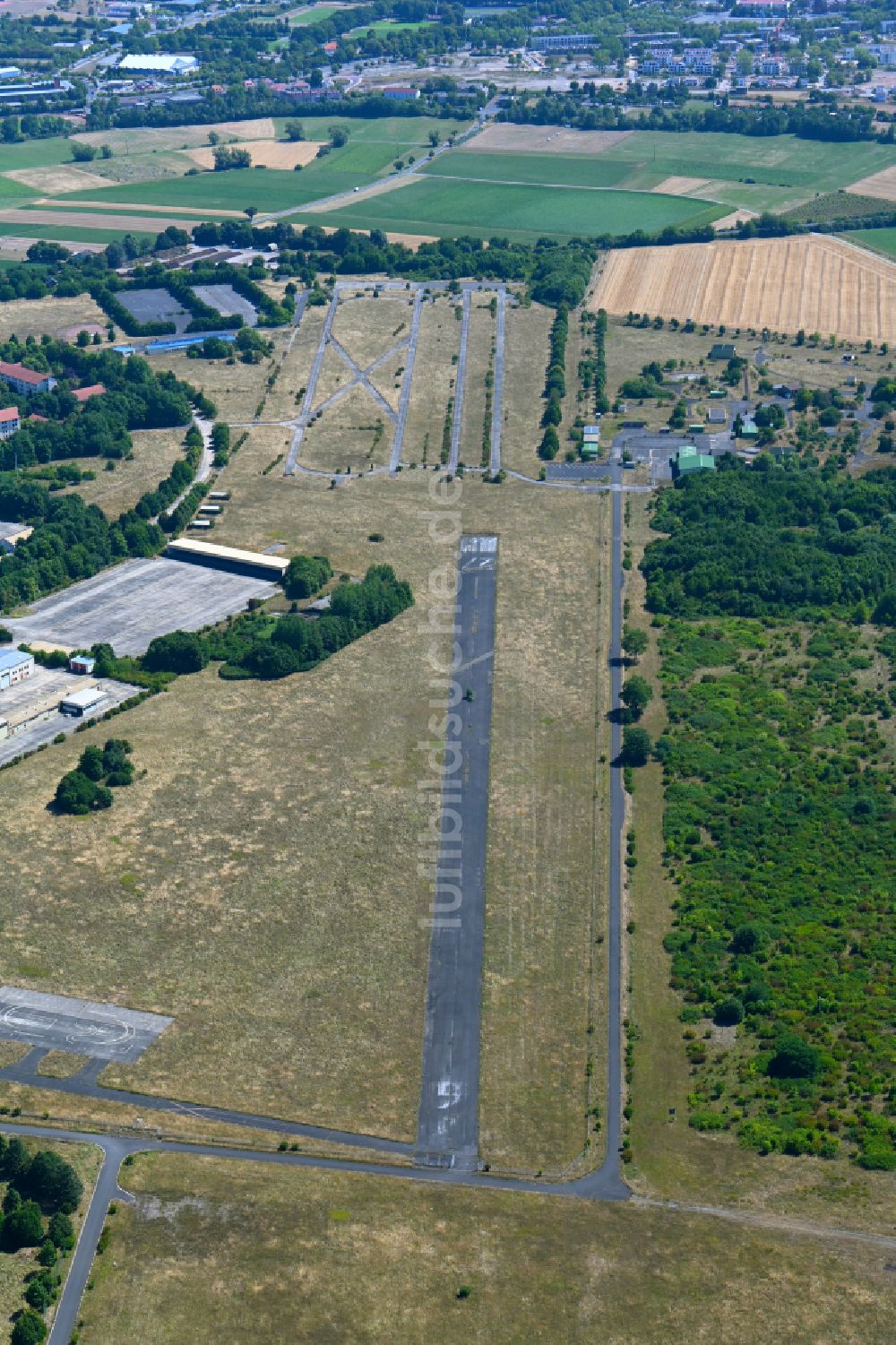 Luftaufnahme Geldersheim - Flugplatz der Conn Barracks in Geldersheim im Bundesland Bayern, Deutschland